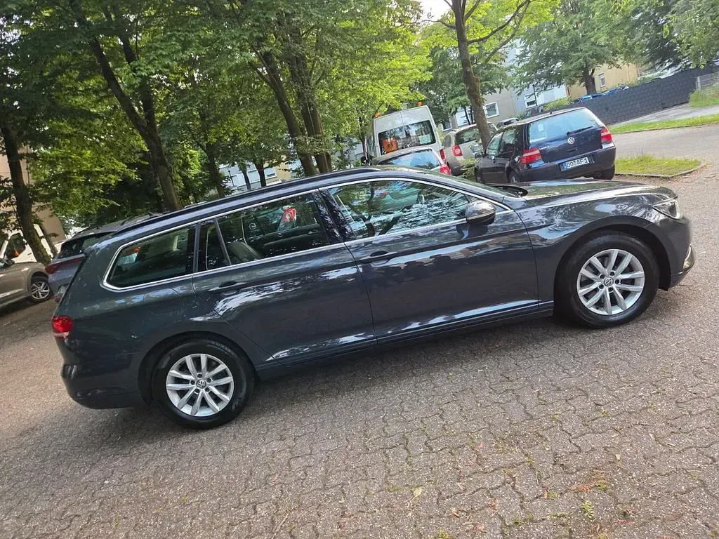 Gebraucht VW Passat Comfortline 150 PS (110 kW) 2016 Grau Kombi