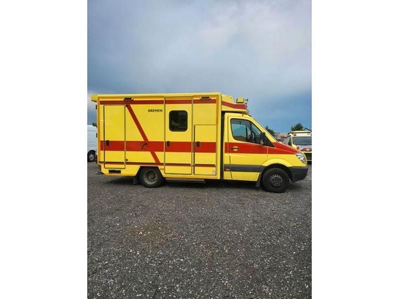 Gebraucht Mercedes Sprinter 163 PS (119 kW) 2011 Schwefelgelb Van