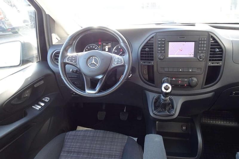 Gebraucht Mercedes Vito 114 PS (83 kW) 2018 Blau Van