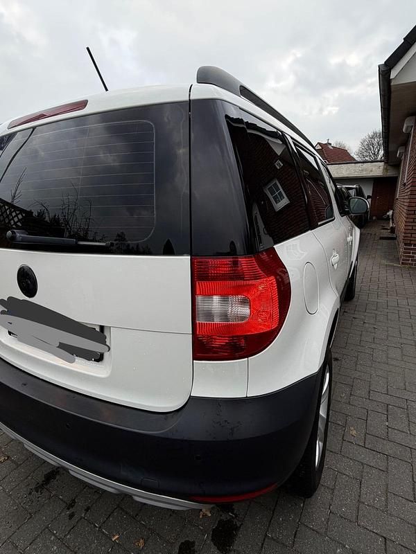 Gebraucht Skoda Yeti 140 PS (102 kW) 2011 Weiß SUV