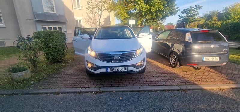 Weiß Gebraucht 2013 Kia Sportage SUV | 10.700 € (Guter Preis) - Bild 1/4