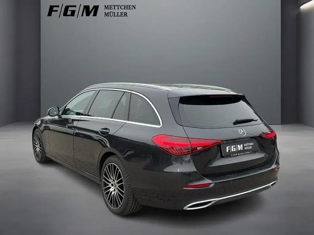 Gebraucht Mercedes C300 Avantgarde 265 PS (194 kW) 2023 Lack graphitgrau Kombi