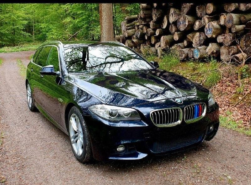 Schwarz Gebraucht 2015 BMW 520 M Sport Kombi | 12.500 € (Fairer Preis) - Bild 1/4
