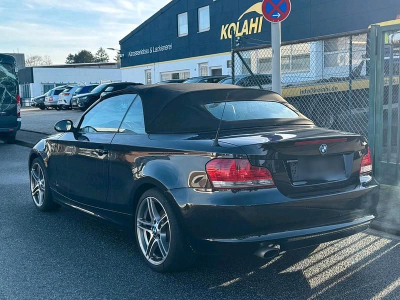 Gebraucht BMW 120 Cabriolet 176 PS (129 kW) 2010 Schwarz Cabrio
