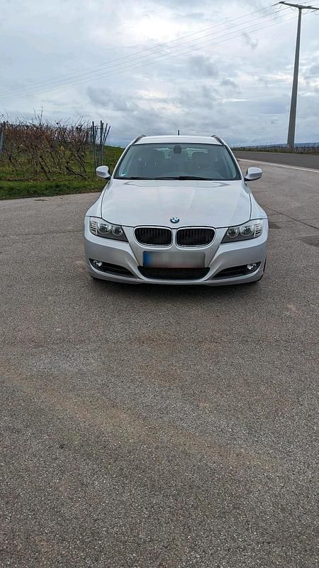 Gebraucht BMW 320 184 PS (135 kW) 2011 Silber Kombi