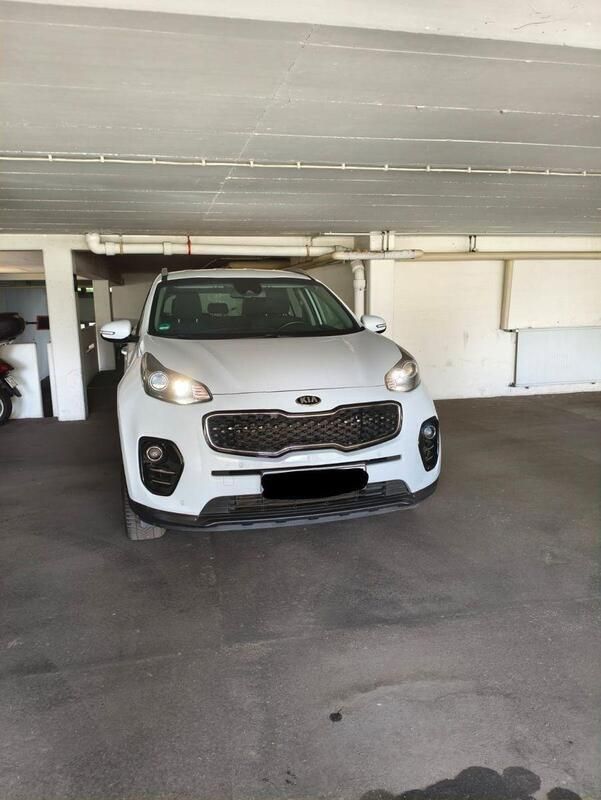 Weiß Gebraucht 2016 Kia Sportage Attract SUV | 9.500 € - Bild 1/4