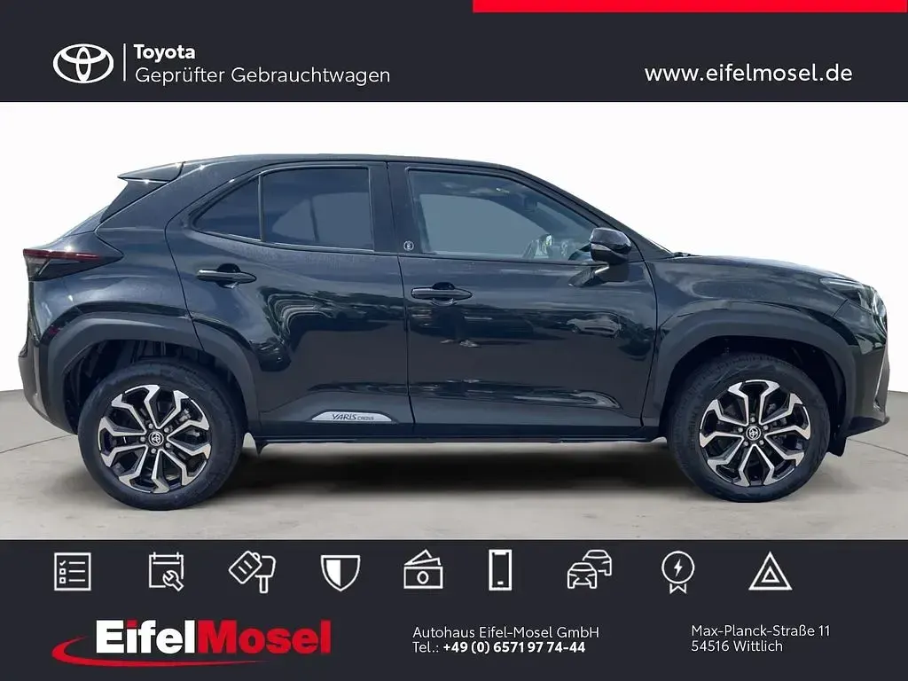 Gebraucht Toyota Yaris Connect Style 116 PS (85 kW) 2024 Schwarz Kleinwagen