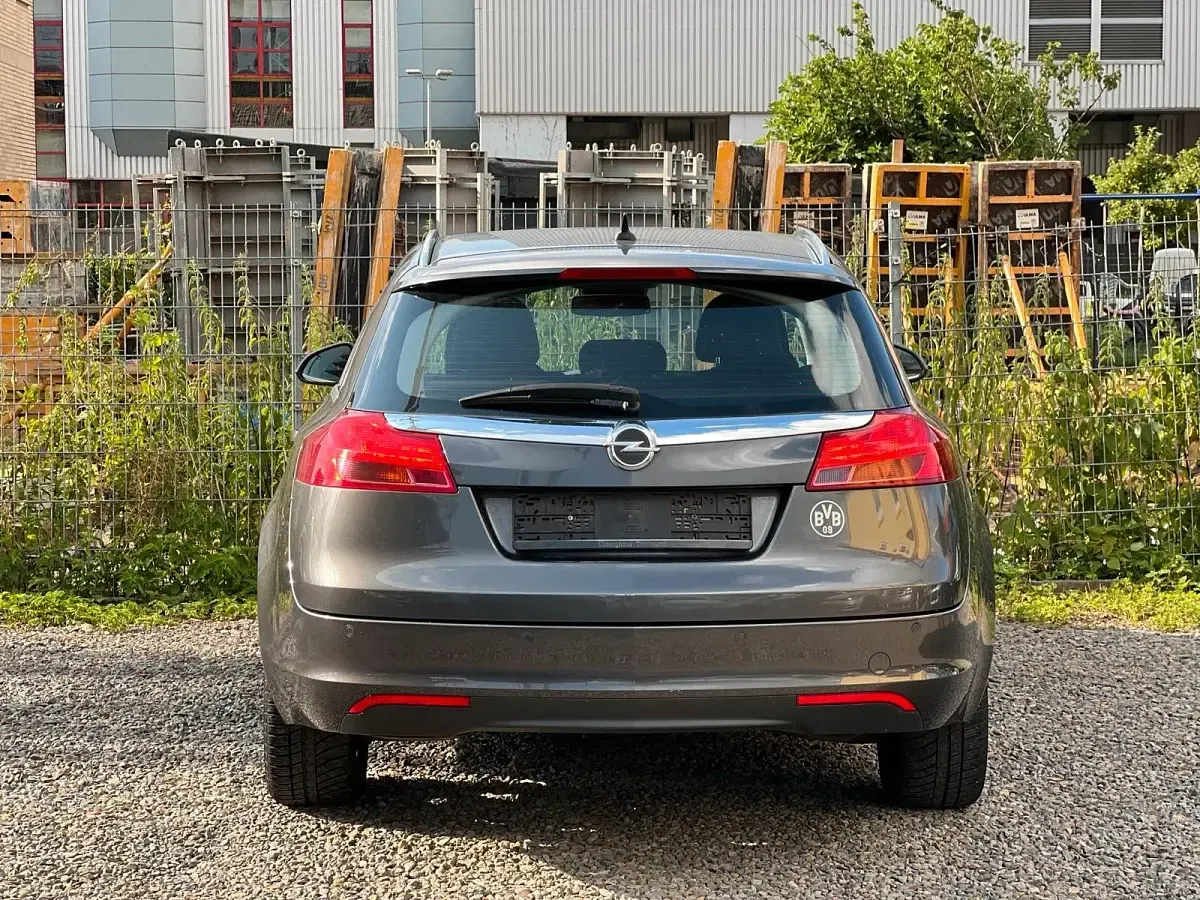 Gebraucht Opel Insignia 140 PS (102 kW) 2009 Grau Kombi