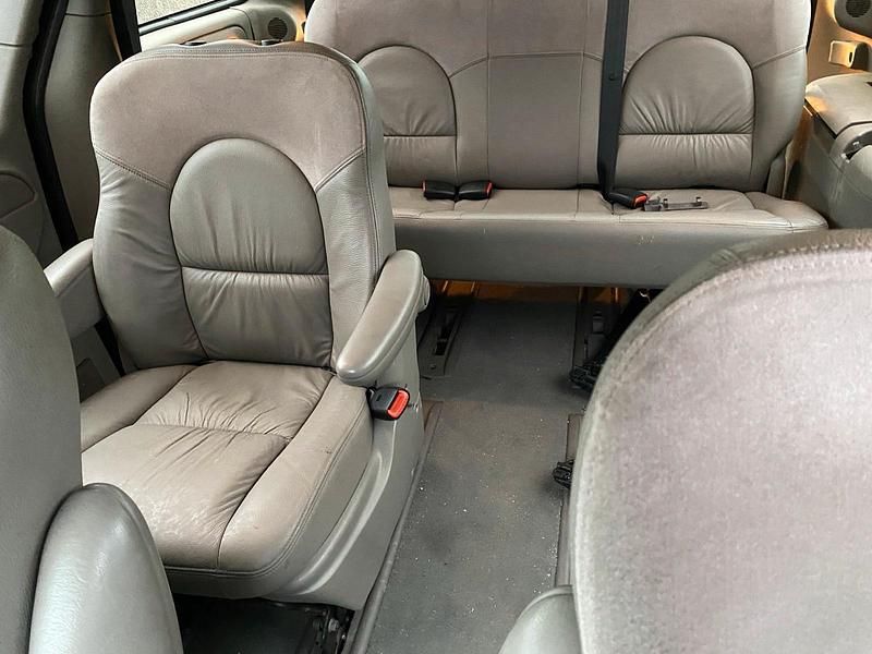 Gebraucht Chrysler Voyager 174 PS (127 kW) 2003 Schwarz Van / Kleinbus