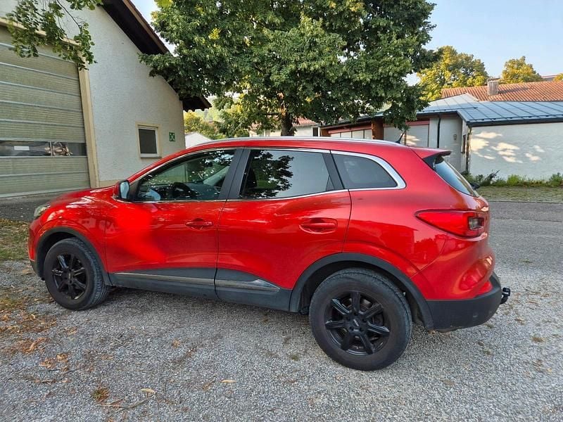 Gebraucht Renault Kadjar 110 PS (80 kW) 2016 Rot SUV