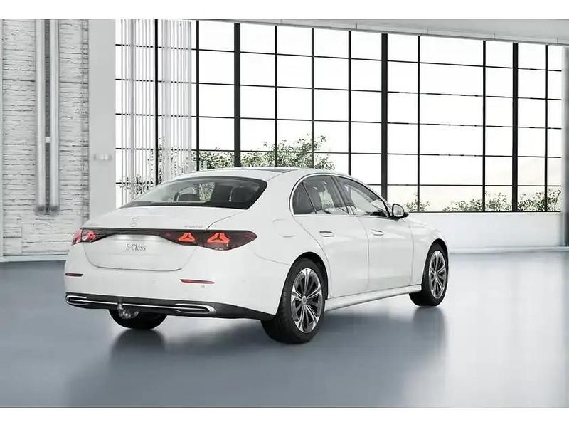 Second-hand Mercedes E400 252 CP (185 kW) 2025 Alb Berlinǎ