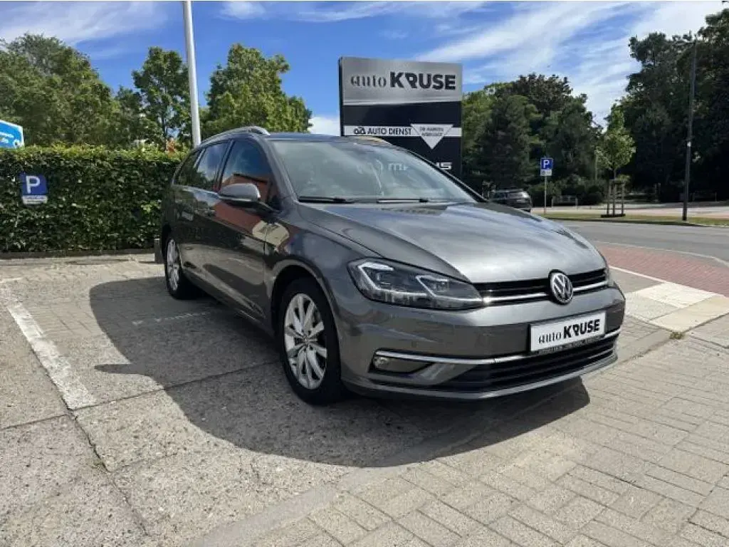 Gebraucht VW Golf VIII Highline 150 PS (110 kW) 2020 Indiumgrau metallic (metallic) Kombi