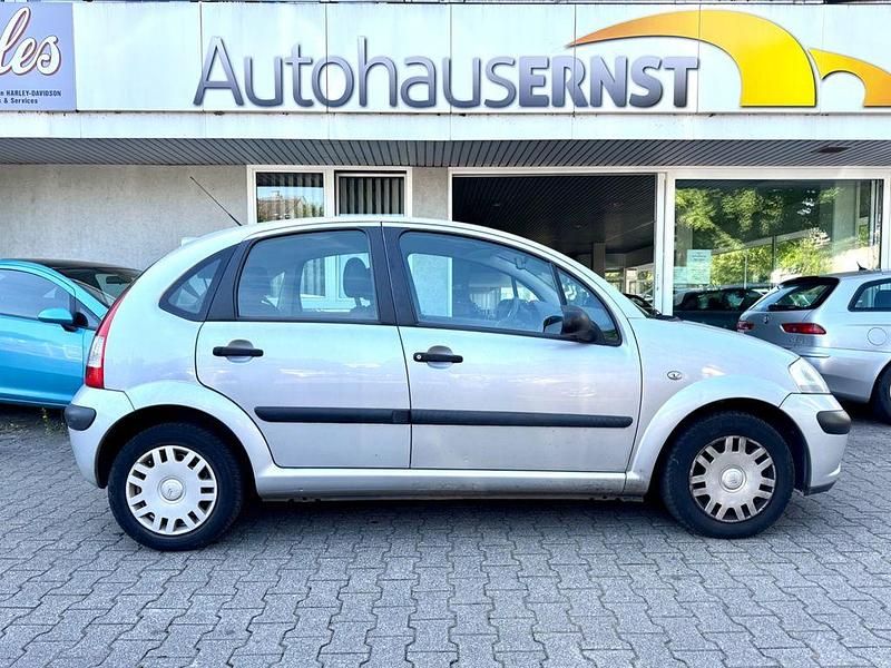 Grau Gebraucht 2007 Citroën C3 Advance Kleinwagen | 1.550 € (Fairer Preis) - Bild 1/4