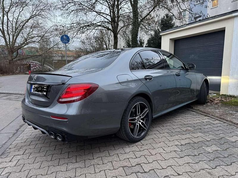 Gebraucht Mercedes E220 194 PS (142 kW) 2020 Grau Limousine