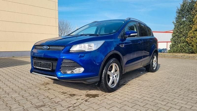 Gebraucht Ford Kuga Trend 150 PS (110 kW) 2016 Blau SUV