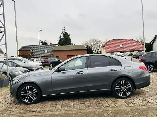 Gebraucht Mercedes E300 Avantgarde 313 PS (230 kW) 2022 Grau Limousine