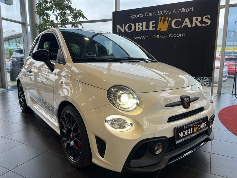 Weiß (colore esterno (gara weiss / dach Gebraucht 2022 Abarth 595 Competizione Kleinwagen | 25.790 € (Etwas zu teuer) - Bild 1/4