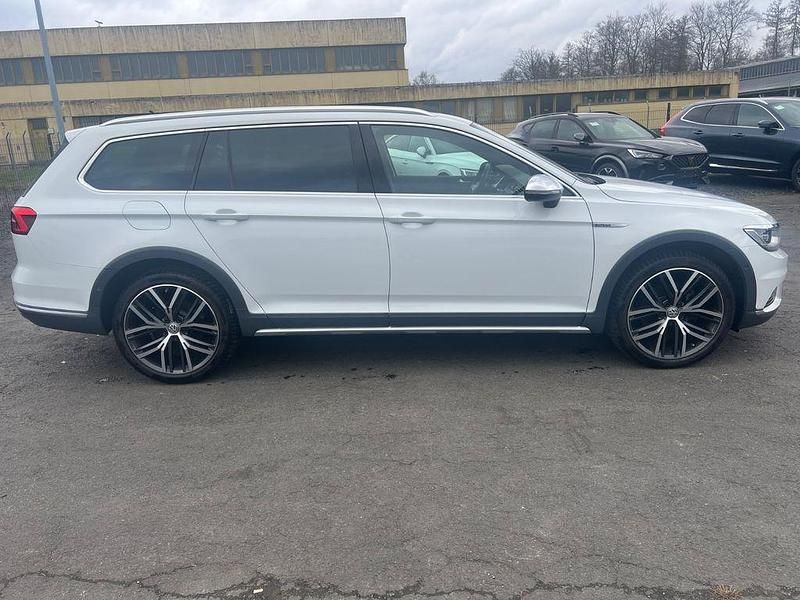 Gebraucht VW Passat Alltrack 220 PS (161 kW) 2017 Weiß Kombi