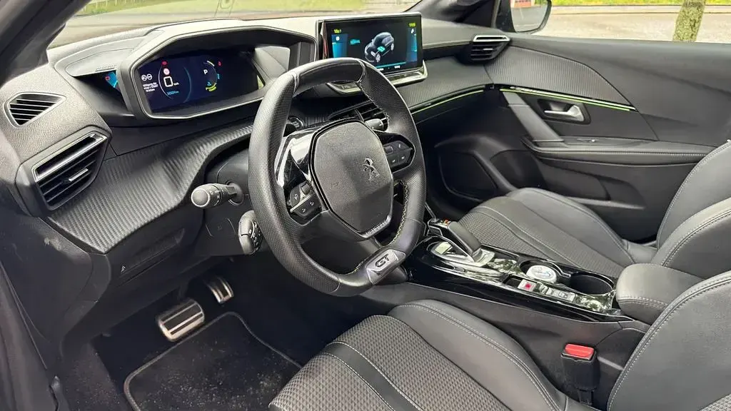 Gebraucht Peugeot e-208 GTi 102 kW (139 PS) 2022 Schwarz Kleinwagen