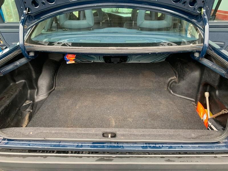 Second-hand Audi 100 90 CP (66 kW) 1990 Albastru Berlinǎ