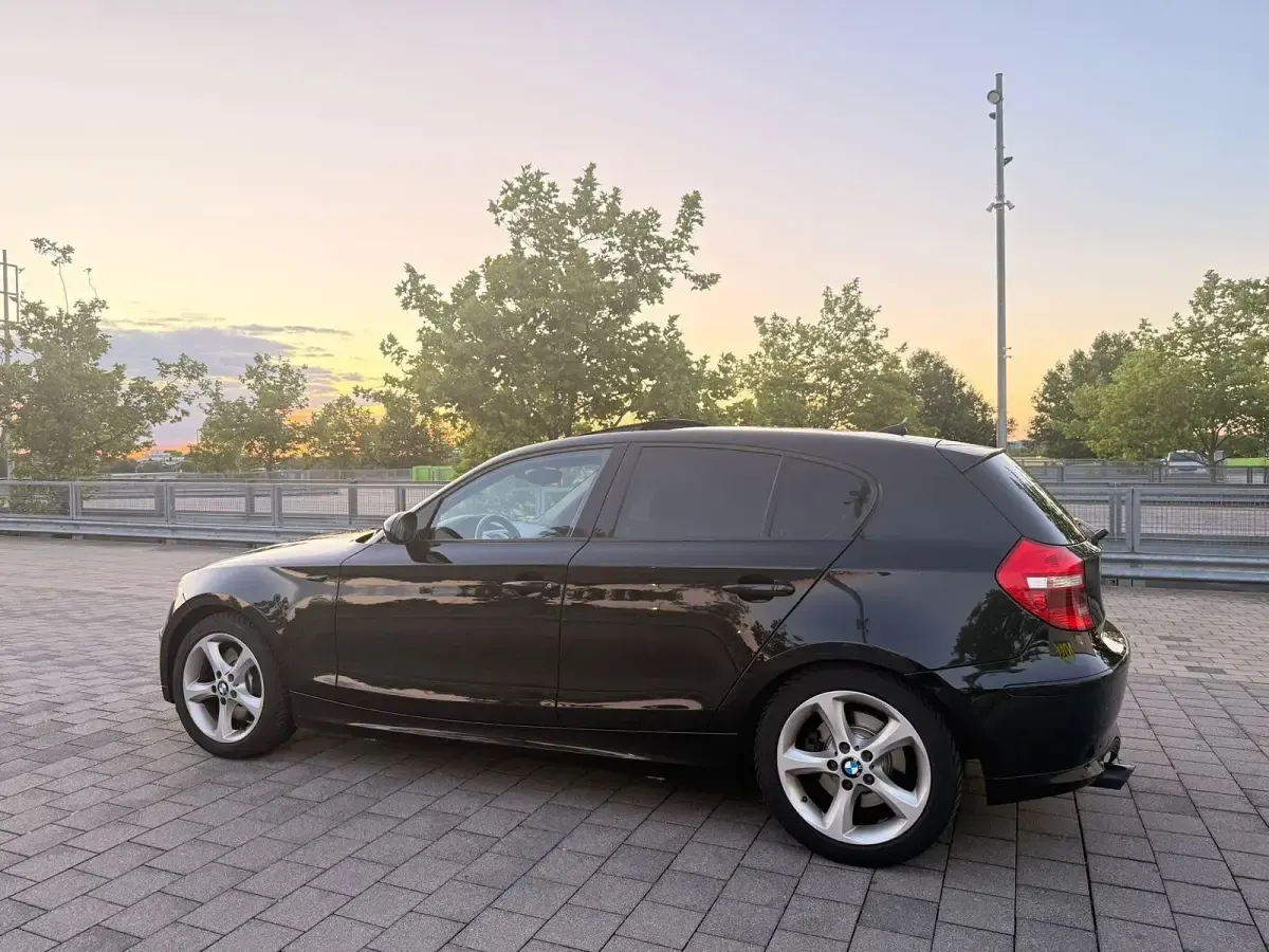 Gebraucht BMW 123 204 PS (150 kW) 2008 Schwarz Kleinwagen