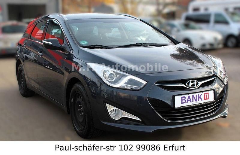 Blau Gebraucht 2015 Hyundai i40 Edition Kombi | 7.990 € (Fairer Preis) - Bild 1/4