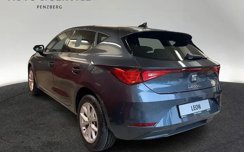 Nowe Seat Leon 150 KM (110 kW) 2025 Szary Sedan/Limuzyna