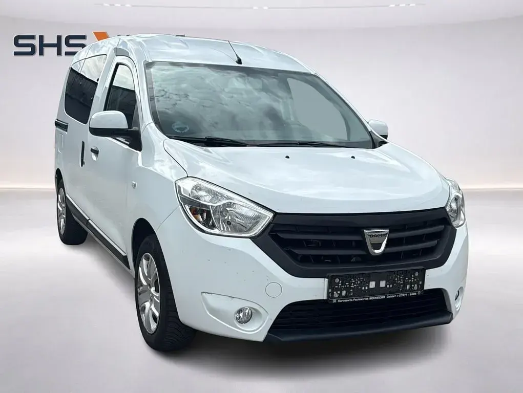 Gebraucht Dacia Dokker Comfort 102 PS (75 kW) 2018 Gletscherweiss Van / Kleinbus