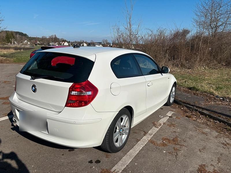 Gebraucht BMW 118 Coupé 143 PS (105 kW) 2012 Weiß Coupé