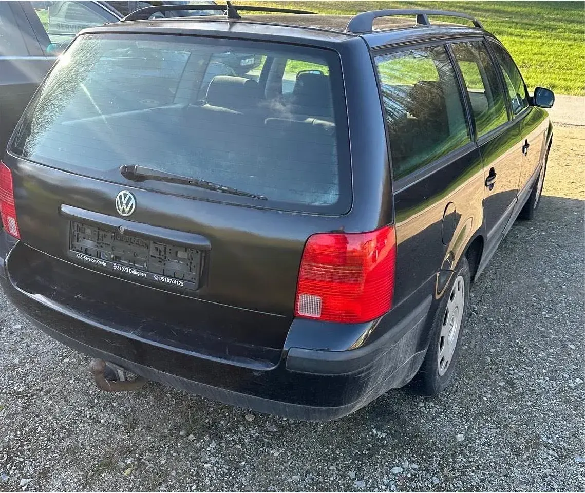 Usata VW Passat 102 CV (75 kW) 1998 Nero Station wagon