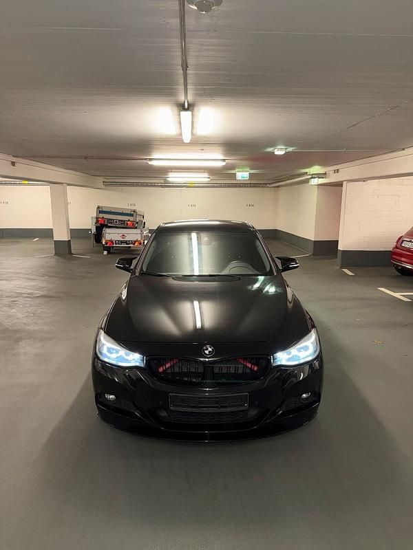 Gebraucht BMW 325 M Performance 218 PS (160 kW) 2016 Schwarz Limousine