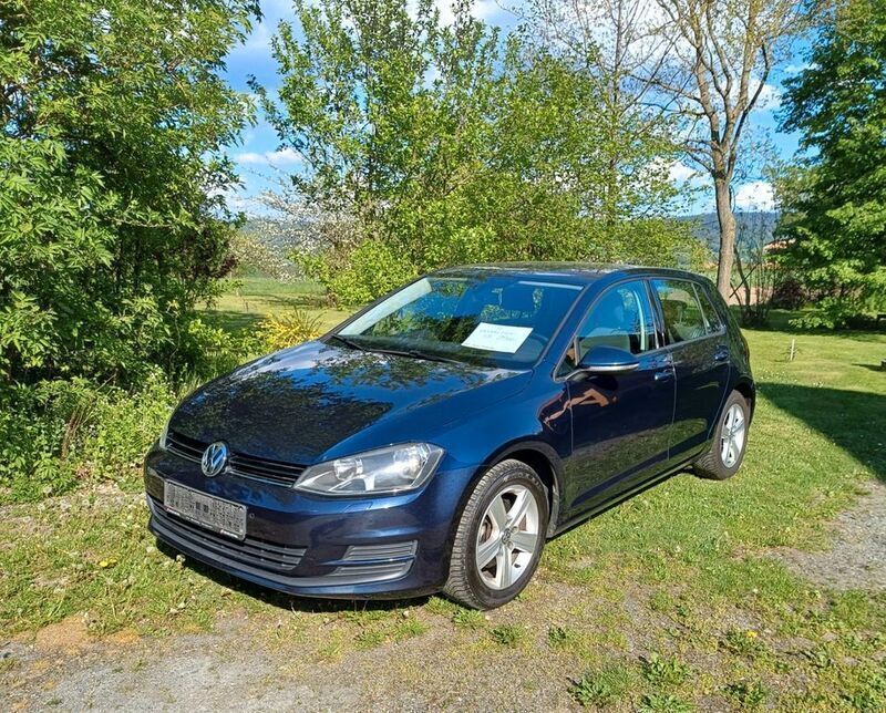 Blau Gebraucht 2014 VW Golf VII Comfortline Limousine | 9.000 € (Guter Preis) - Bild 1/4