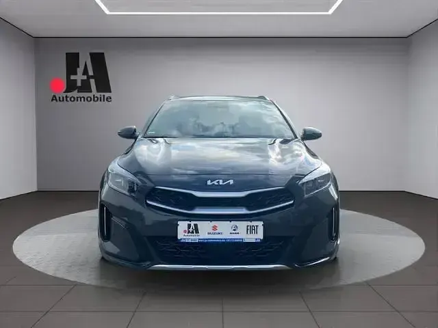 Usado Kia XCeed 105 CV (77 kW) 2022 Gris SUV