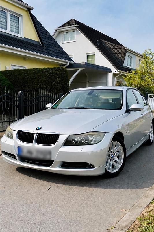Gebraucht BMW 320 163 PS (119 kW) 2006 Silber Limousine