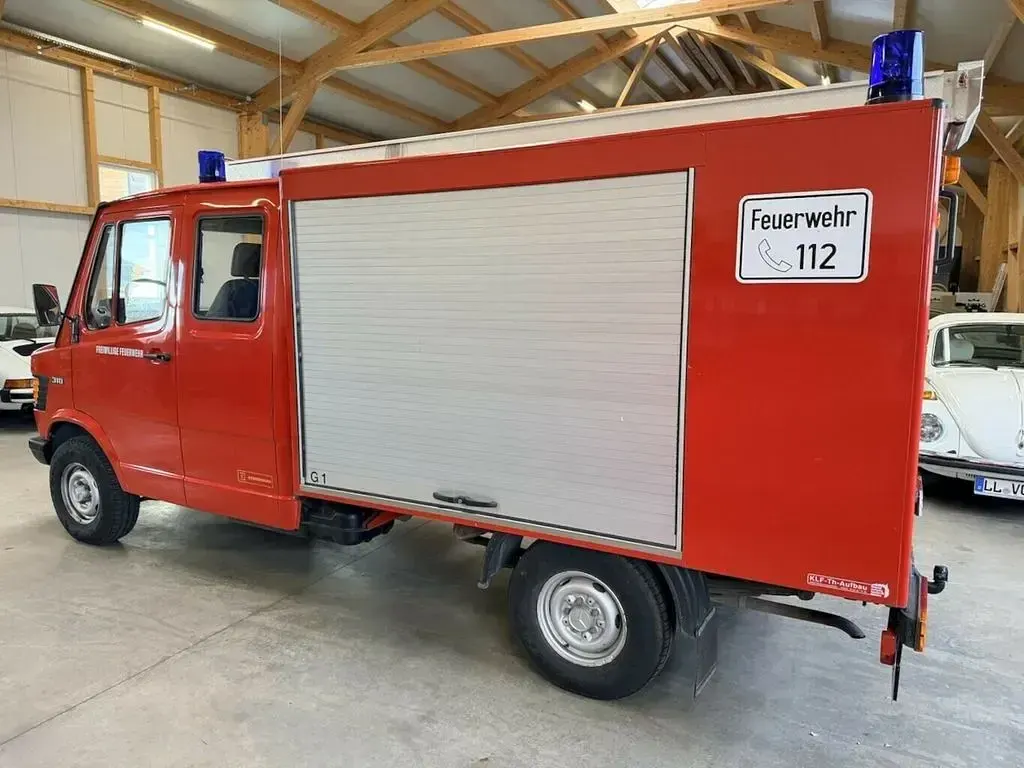 Gebraucht Mercedes T1 105 PS (77 kW) 1995 Feuerrot Van