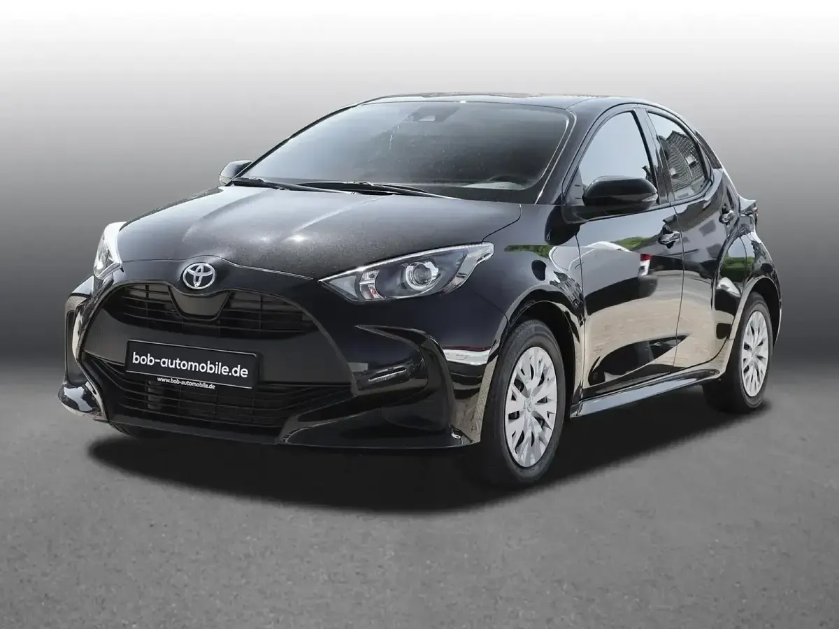 Gebraucht Toyota Yaris Basis 72 PS (52 kW) 2023 Kleinwagen