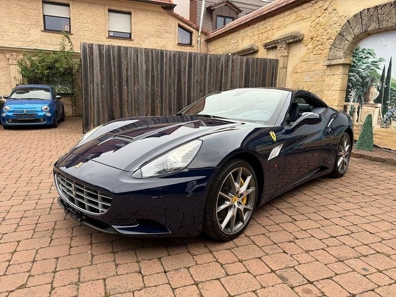 Blau Gebraucht 2013 Ferrari California Cabrio | 149.999 € - Bild 1/4