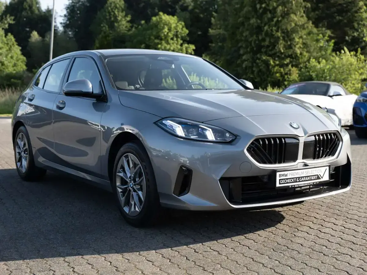 Gebraucht BMW 120 163 PS (119 kW) 2025 Grau Kleinwagen