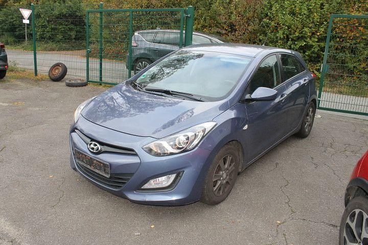 Blau Gebraucht 2013 Hyundai i30 Classic Limousine | 3.900 € (Guter Preis) - Bild 1/4