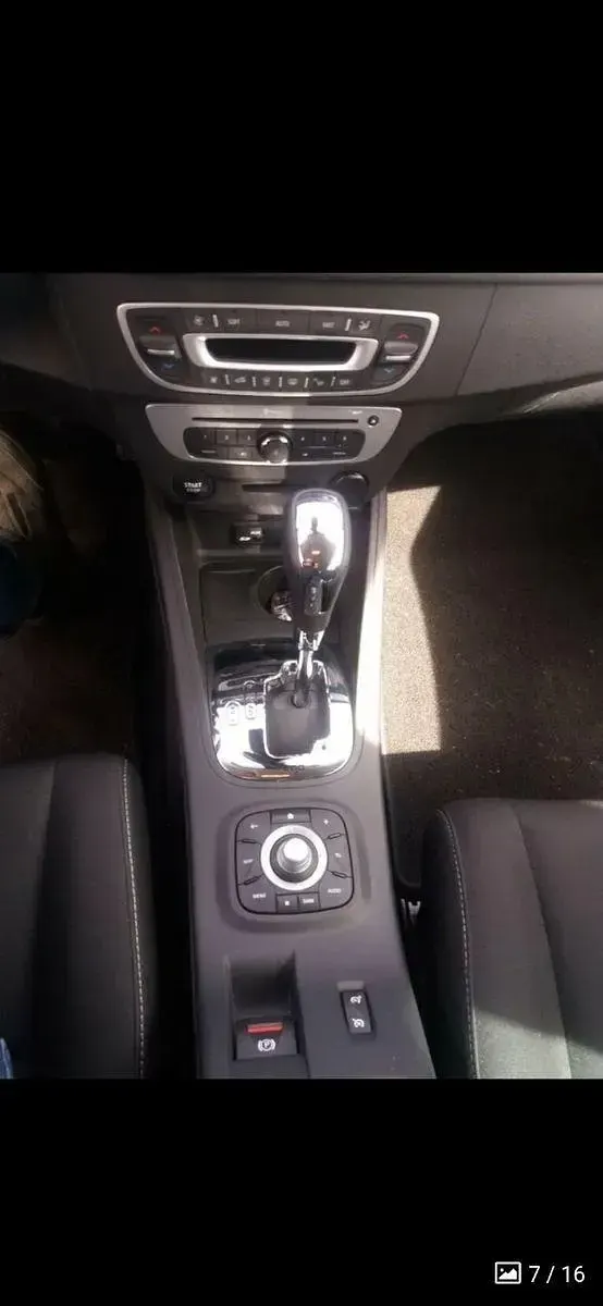 Gebraucht Renault Mégane GrandTour LIMITED 110 PS (80 kW) 2015 Silber Kombi