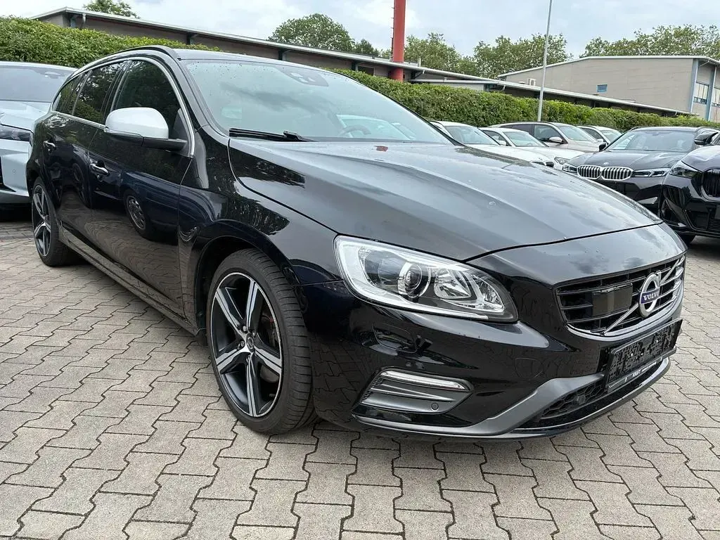 Gebraucht Volvo V60 R-Design 190 PS (139 kW) 2017 Schwarz Kombi