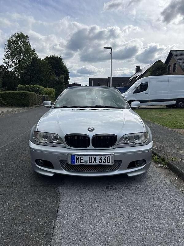 Grau Gebraucht 2004 BMW 330 Cabriolet M Sport Cabrio | 10.499 € (Guter Preis) - Bild 1/4