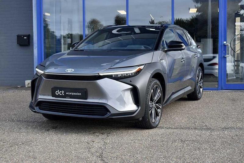 Grau Gebraucht 2023 Toyota bZ4X Executive SUV | 34.900 € (Fairer Preis) - Bild 1/4