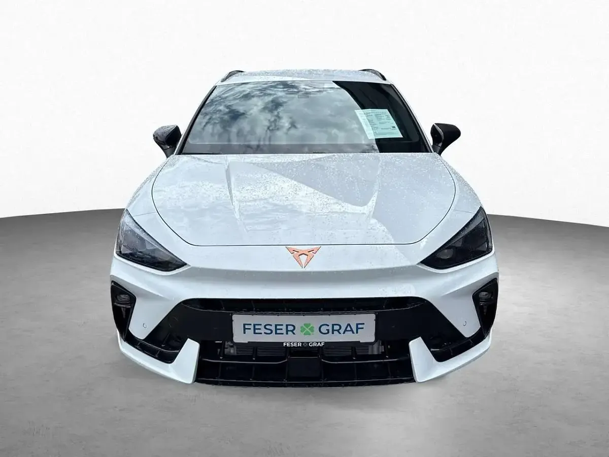 Neu Cupra Leon 204 PS (150 kW) 2025 Weiß Limousine