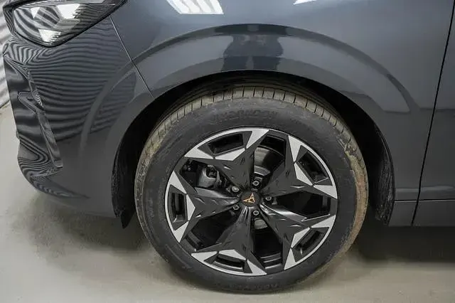 Neu Cupra Terramar 150 PS (110 kW) 2026 Timanfayagrau metallic (n7) timanfayagrau metallic (n7) SUV