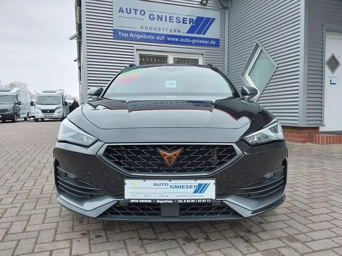 Second-hand Cupra Leon 150 CP (110 kW) 2024 Negru Break