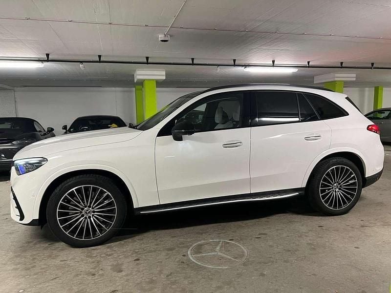 Weiß Gebraucht 2023 Mercedes GLC220 AMG SUV | 65.000 € - Bild 1/4