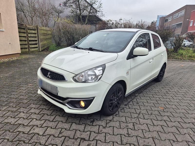 Weiß Gebraucht 2018 Mitsubishi Space Star Kleinwagen | 2.900 € (Guter Preis) - Bild 1/4