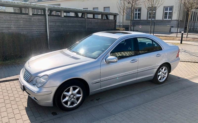 Gebraucht Mercedes C240 Elegance 170 PS (125 kW) 2000 Silber Limousine