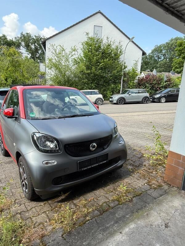 Grau Gebraucht 2016 Smart ForTwo Cabrio Cabrio | 9.000 € - Bild 1/4